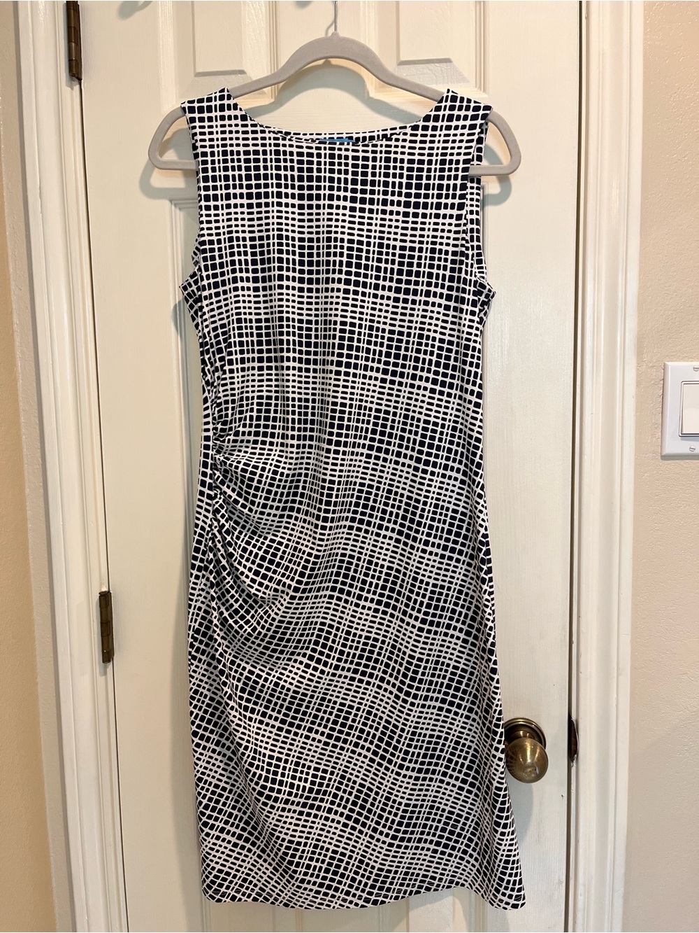 J. McLaughlin Sleeveless Navy and White Shift Dress